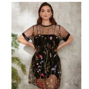 SHEIN Black Strapless Dress with Floral Embroidery